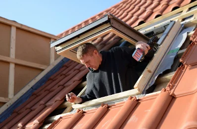 Pose de fenêtres de toit Velux à Charbogne